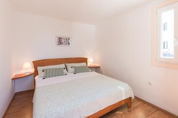 Apartments by the sea Malinska, Krk - 19359