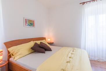 Apartments by the sea Malinska, Krk - 19359