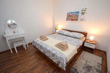 Apartments with parking space Barušići, Krk - 19369