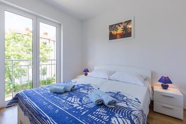 Apartments with parking space Malinska, Krk - 19371