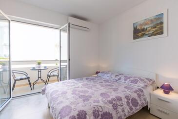 Apartments with parking space Malinska, Krk - 19371