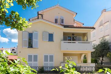 Apartments With Parking Space Malinska, Krk - 19371 - Cres