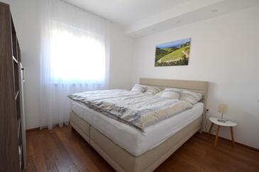 Ferienwohnungen mit Parkplatz Malinska, Krk - 19374