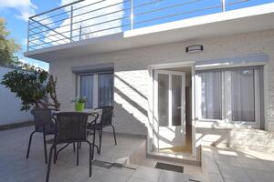 Two bedroom apartment Krk (A-19378-b)