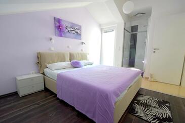 Appartamenti con parcheggio Gnivizze - Njivice, Veglia - Krk - 19379