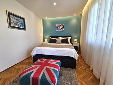 Apartments by the sea Malinska, Krk - 19392