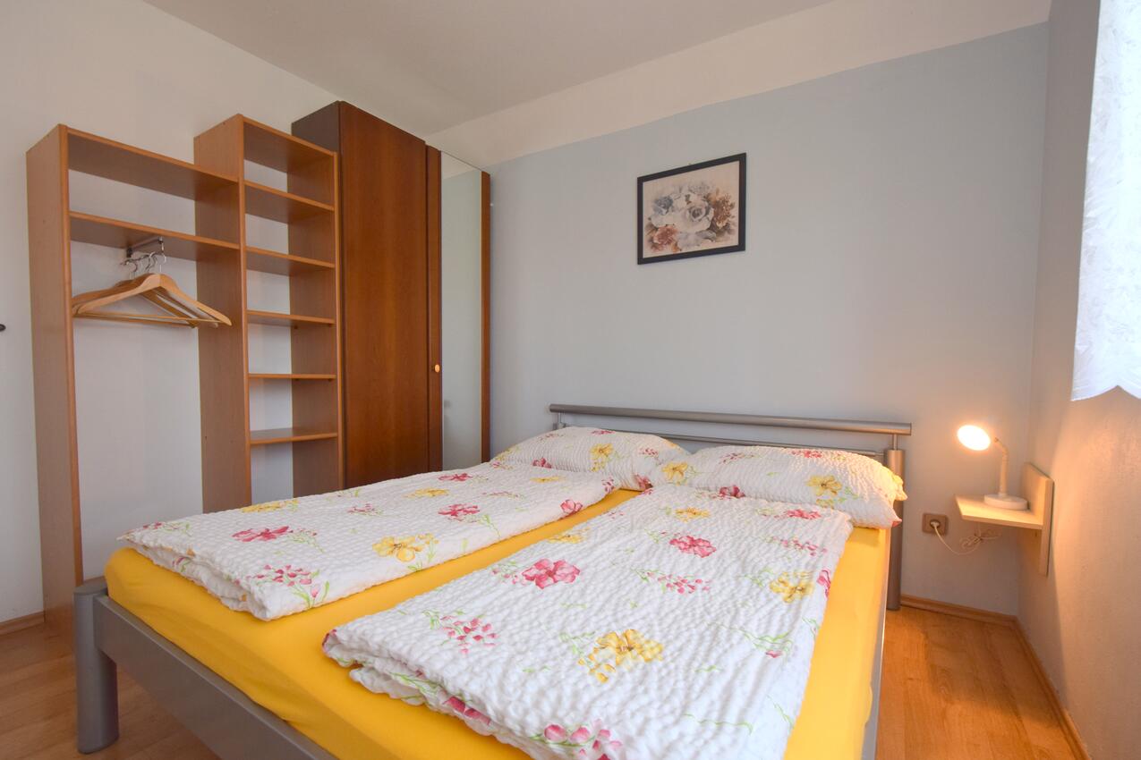 A-19406-a - Private accommodation - Apartments by the sea Vantačići, Krk