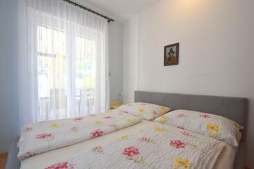 Apartments by the sea Vantačići, Krk - 19406