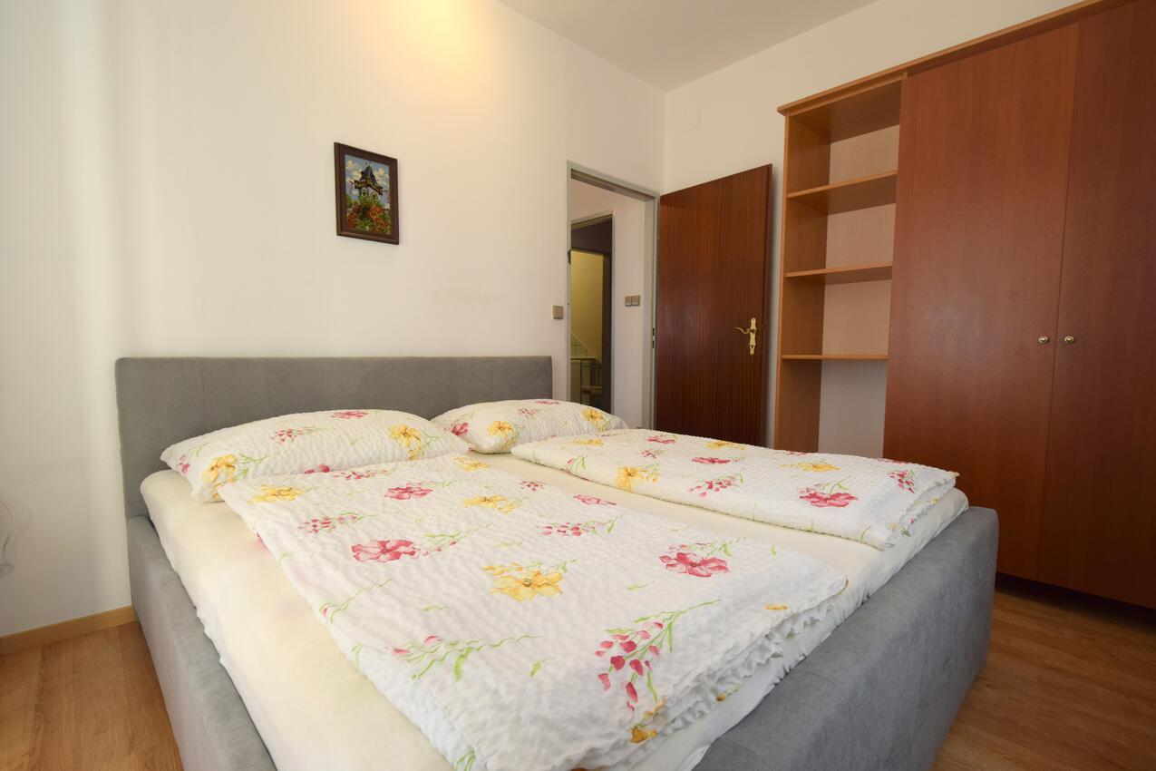 A-19406-c - Private accommodation - Apartments by the sea Vantačići, Krk