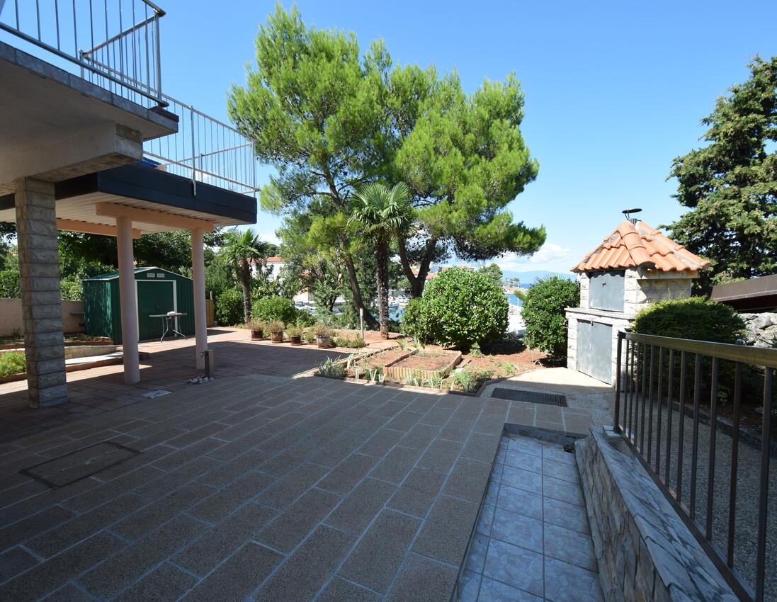 A-19406-c - Private accommodation - Apartments by the sea Vantačići, Krk