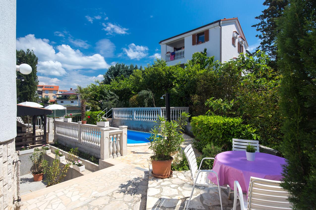 Giardino - Appartamenti con piscina per famiglie Malinska, Veglia - Krk
