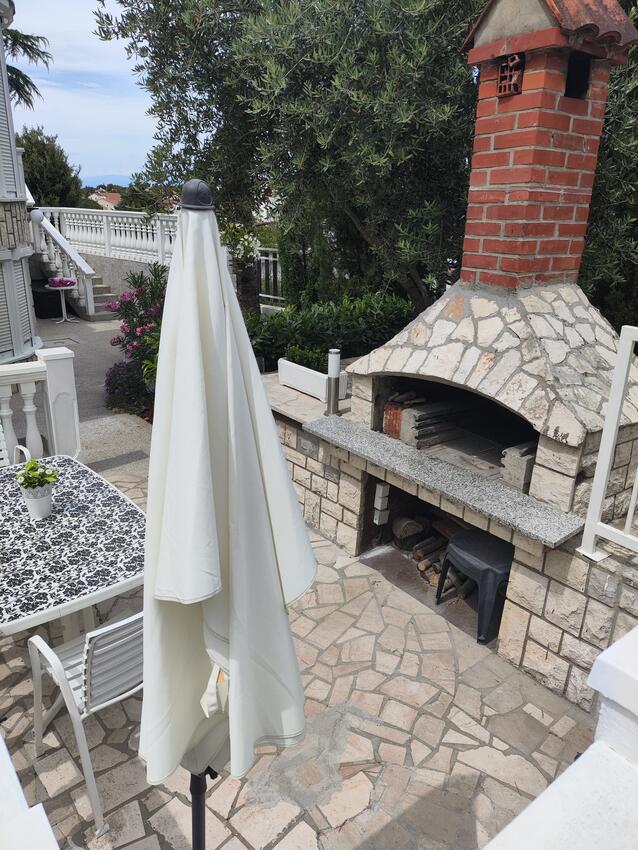 Giardino - Appartamenti con piscina per famiglie Malinska, Veglia - Krk