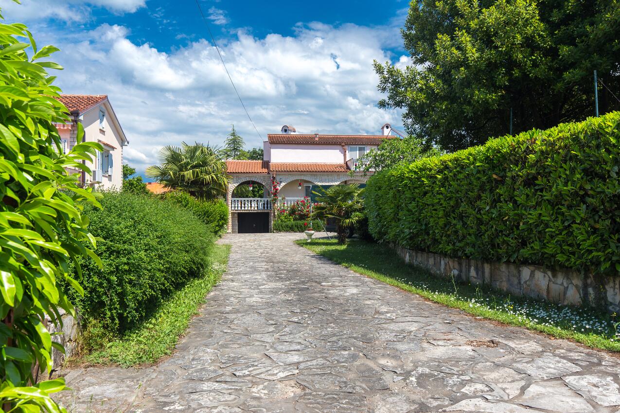 Giardino - Appartamenti con piscina per famiglie Malinska, Veglia - Krk