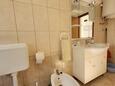 Omišalj, Bathroom in the apartment, (pet friendly) and WiFi.