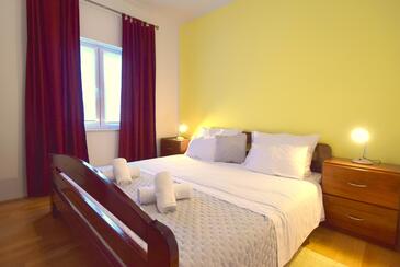 Apartments with parking space Gabonjin, Krk - 19414