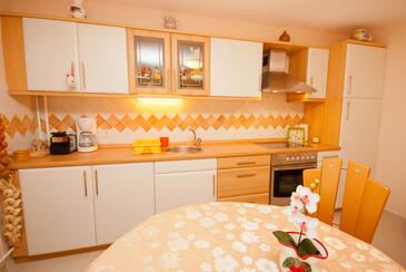 Apartmaji in sobe s parkingom Baška, Krk - 19424