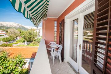 Lejligheder og værelser med parkering Baska, Krk - 19424