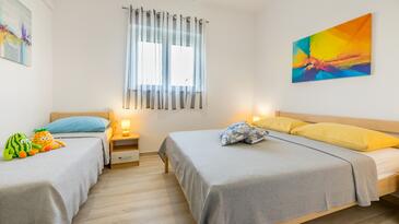 Rodinné apartmány s bazénem Baška, Krk - 19432