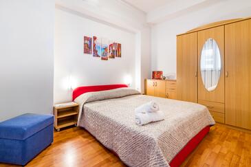 Family-friendly apartments with swimming pool Baška, Krk - 19432