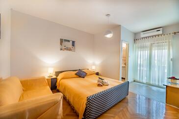 Rodinné apartmány s bazénem Baška, Krk - 19432