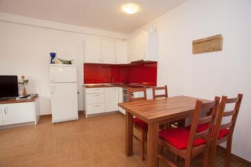 Apartamente cu parcare Baska, Krk - 19434