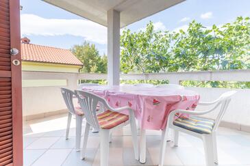Apartmaji s parkingom Baška, Krk - 19443 Adriatic.hr