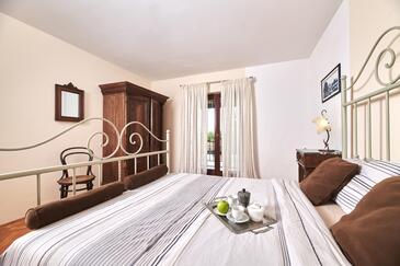 Family friendly house with a swimming pool Materada, Umag - 19447