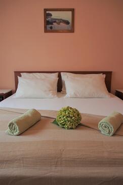 Apartments by the sea Arbanija, Čiovo - 19456