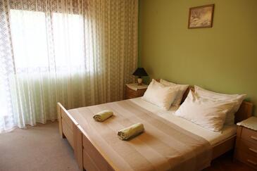 Apartments by the sea Arbanija, Čiovo - 19456