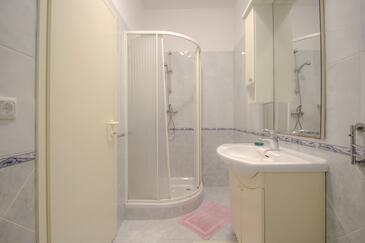 Apartments with terrace Novigrad, Istria