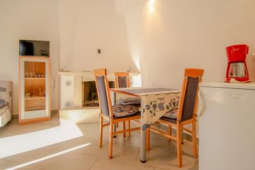 Apartments with terrace Novigrad, Istria