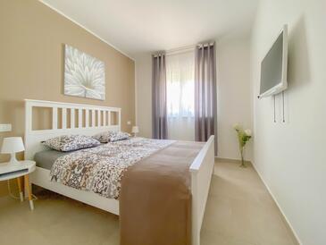 Apartmanok parkolóhellyel Mareda, Novigrad - 19472