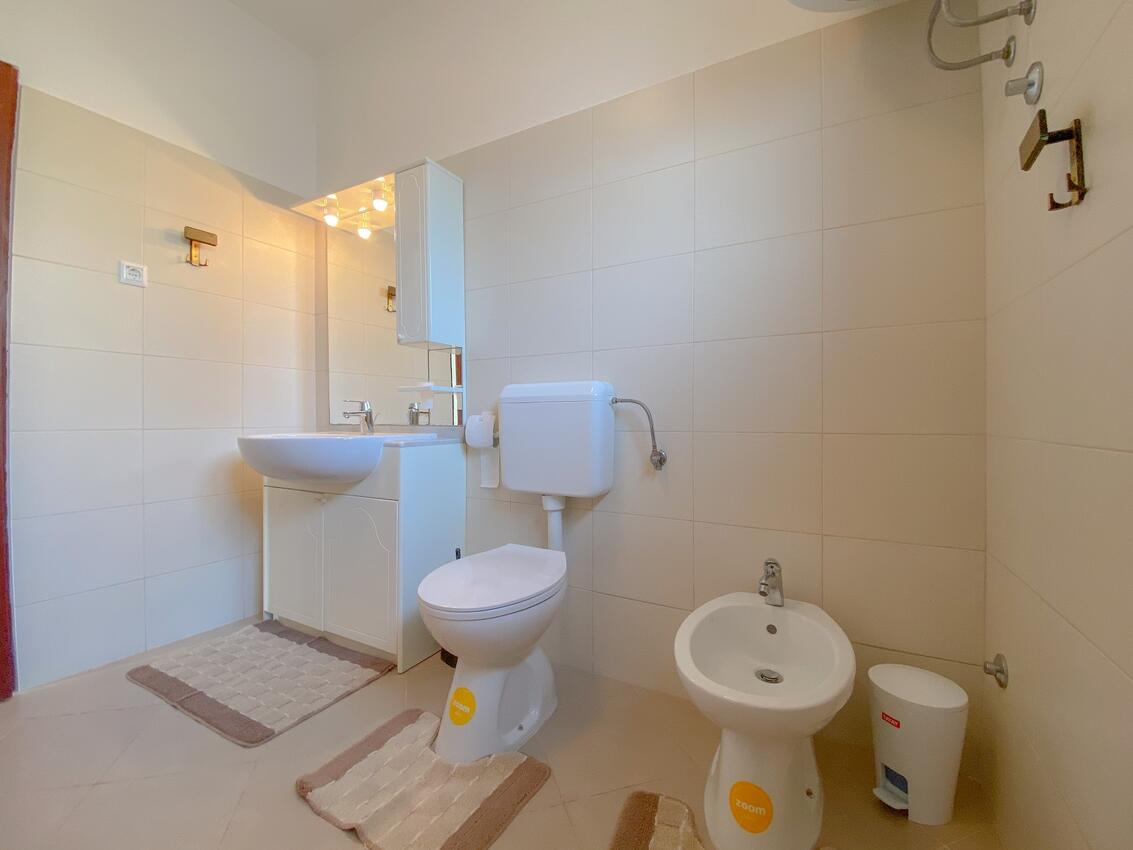 A-19475-a - Alloggi privati - Appartamenti accanto al mare Novigrad