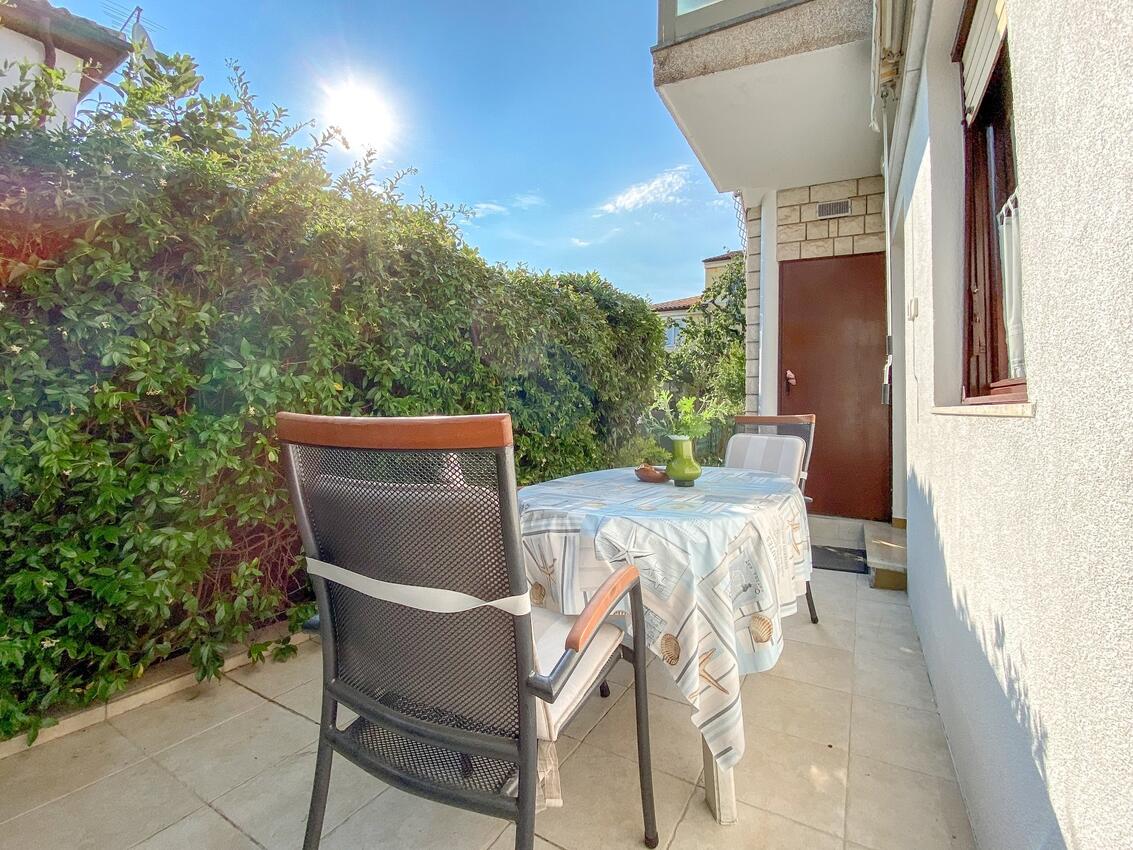 A-19475-a - Alloggi privati - Appartamenti accanto al mare Novigrad