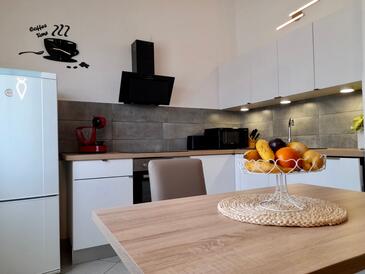 Apartmani s parkingom Baška (Krk) - 19482