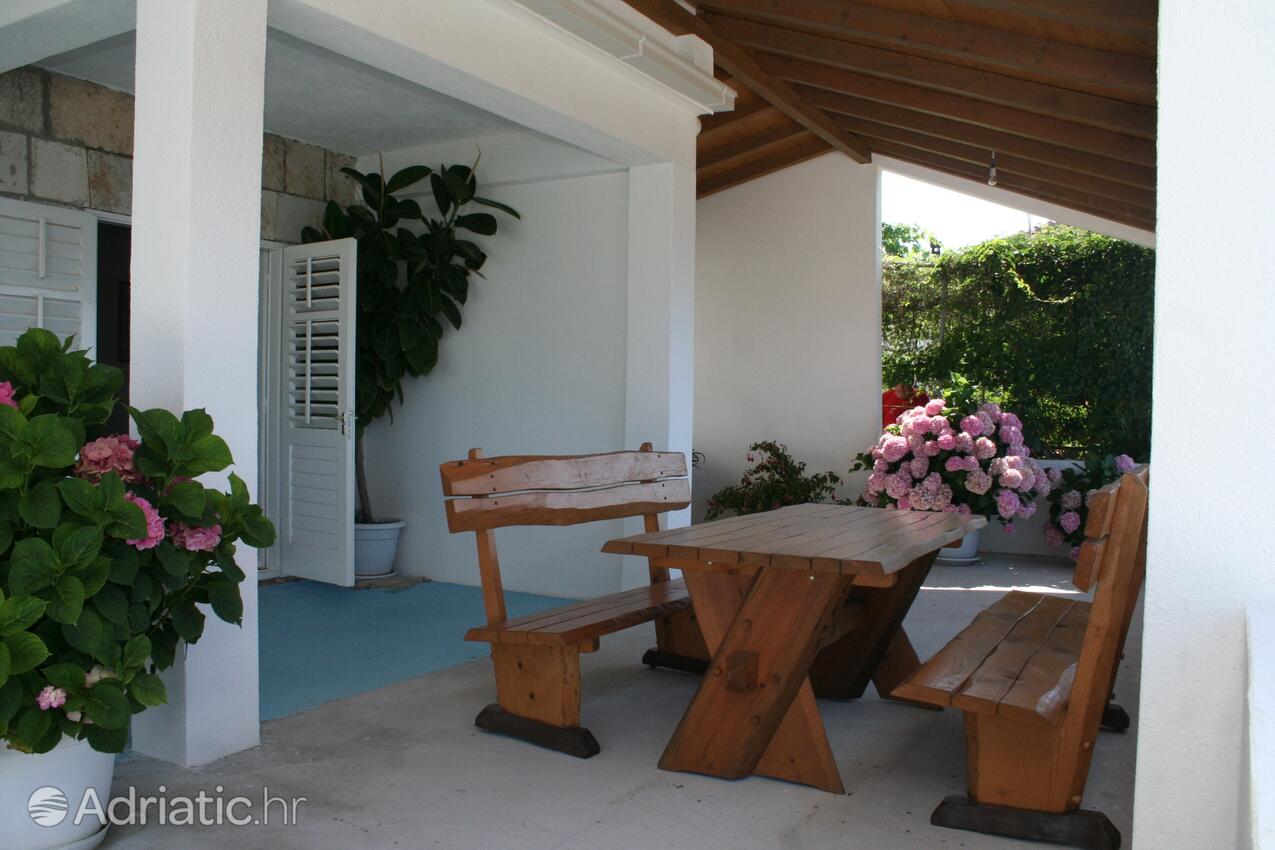 A-195-b - Kwatery prywatne - Apartamenty nad morzem Sucuraj, Hvar