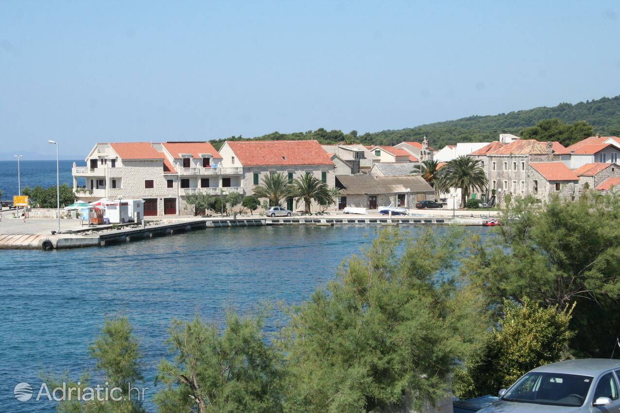 A-195-b - Kwatery prywatne - Apartamenty nad morzem Sucuraj, Hvar