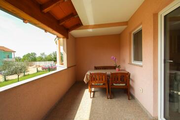 Ferienwohnungen mit Parkplatz Mareda, Novigrad - 19503