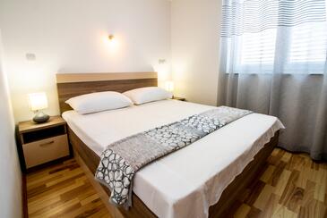 Ferienwohnungen mit Parkplatz Baska, Krk - 19512