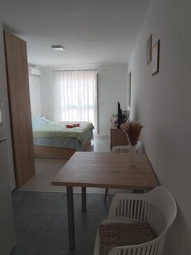 Lovište, Столовая в размещении типа studio-apartment, WiFi.