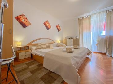 Ferienwohnungen mit Parkplatz Novigrad - 19521