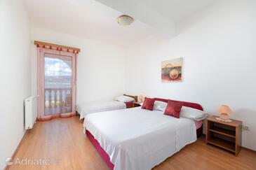 Apartments by the sea Arbanija, Čiovo - 19527