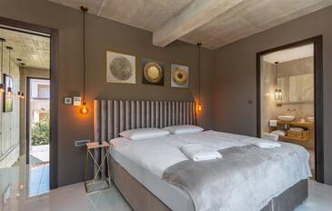 Luxury villa with a swimming pool Baška, Krk - 19534