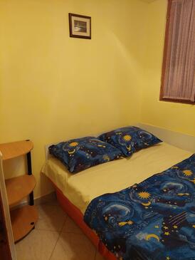 Apartments with parking space Vir - 19547