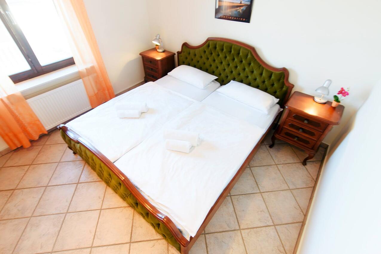 AS-19561-a - Private accommodation - Apartments with a parking space Jezera, Murter