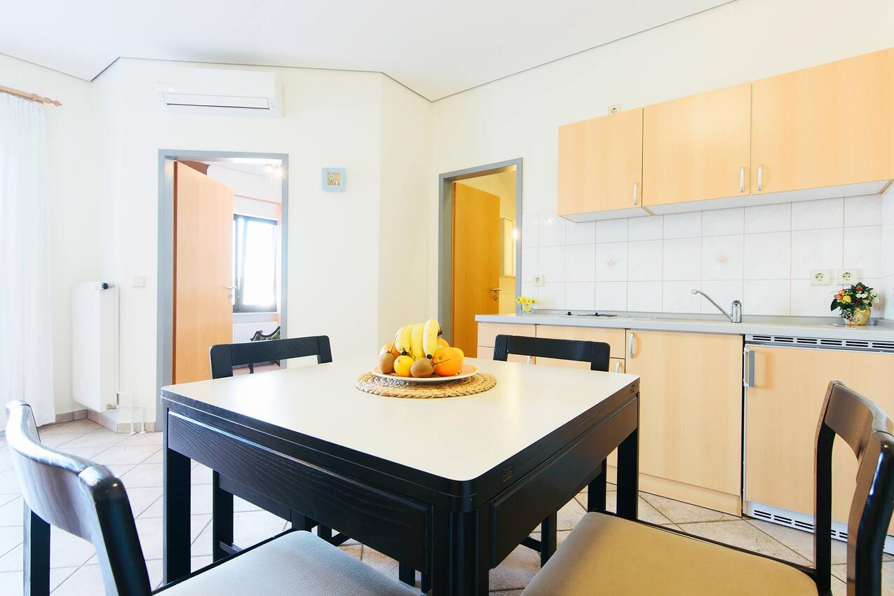 AS-19561-a - Private accommodation - Apartments with a parking space Jezera, Murter
