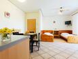 AS-19561-a - Private accommodation - Apartments with a parking space Jezera, Murter