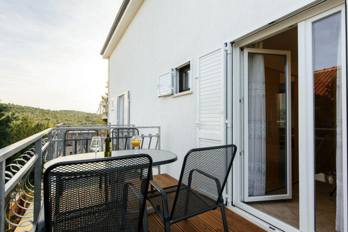AS-19561-b - Private accommodation - Apartments with a parking space Jezera, Murter
