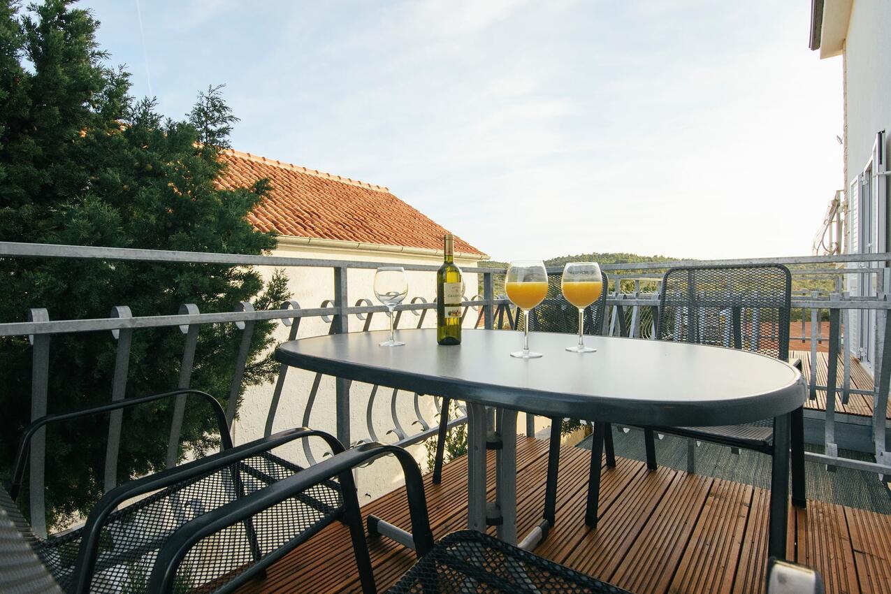 AS-19561-b - Private accommodation - Apartments with a parking space Jezera, Murter