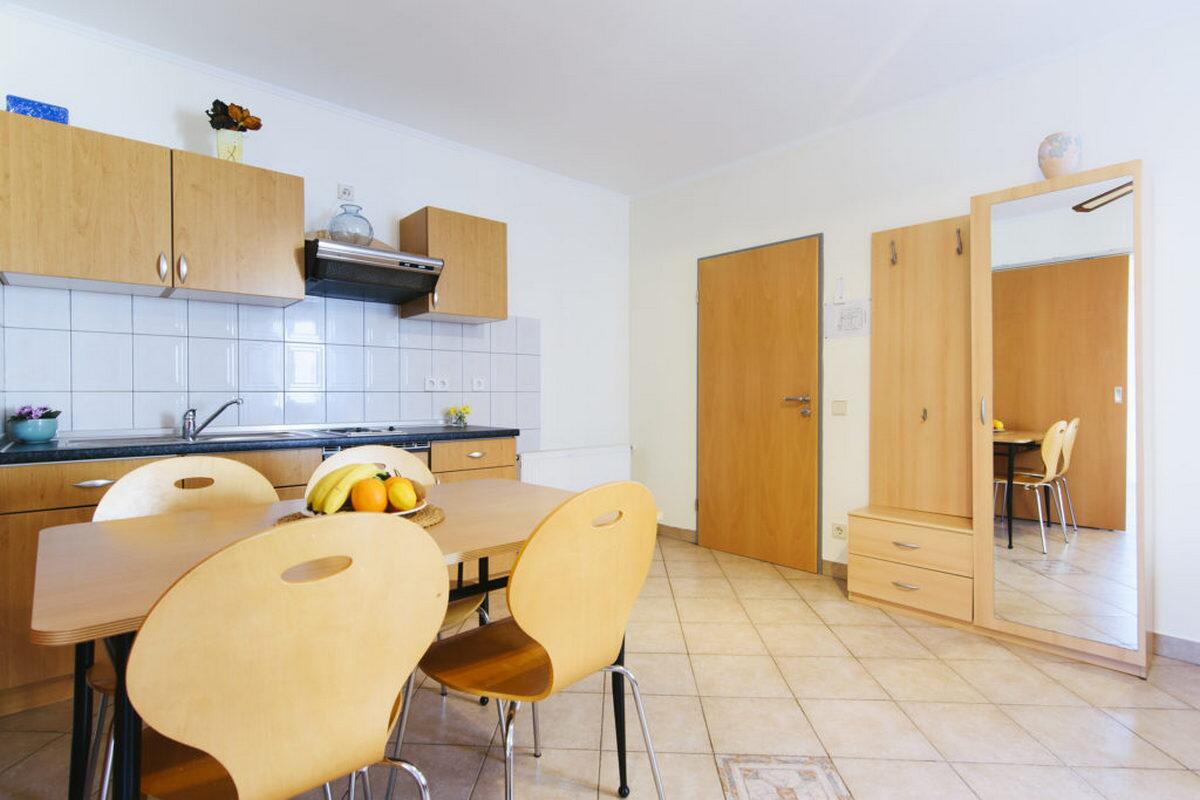 AS-19561-b - Private accommodation - Apartments with a parking space Jezera, Murter